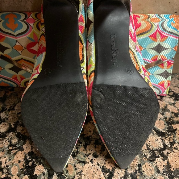 Torts Caliente matching 4 inch heels with matching envelope clutch - Picture 6 of 12